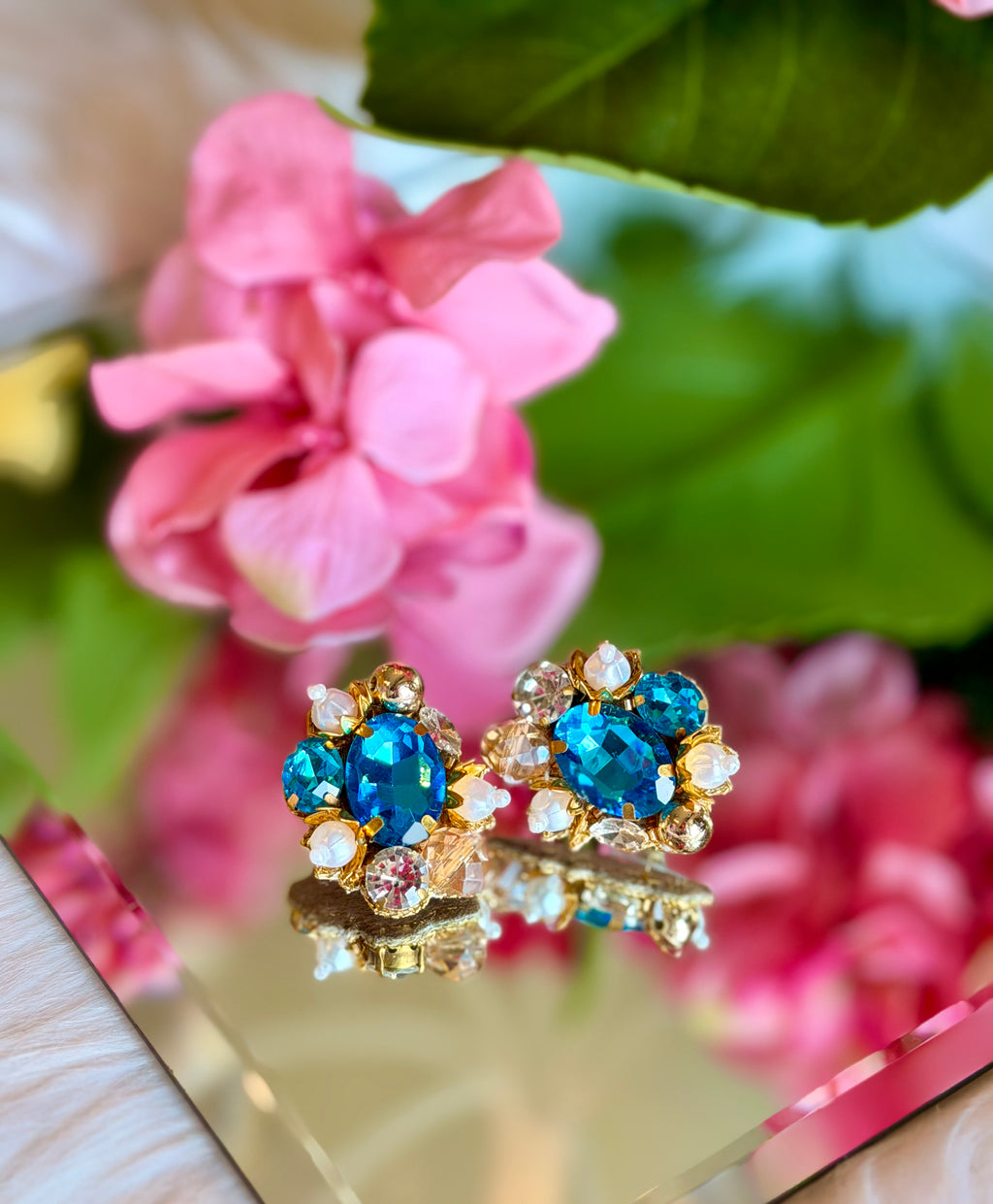 Gimme Jewels Post Back Earrings