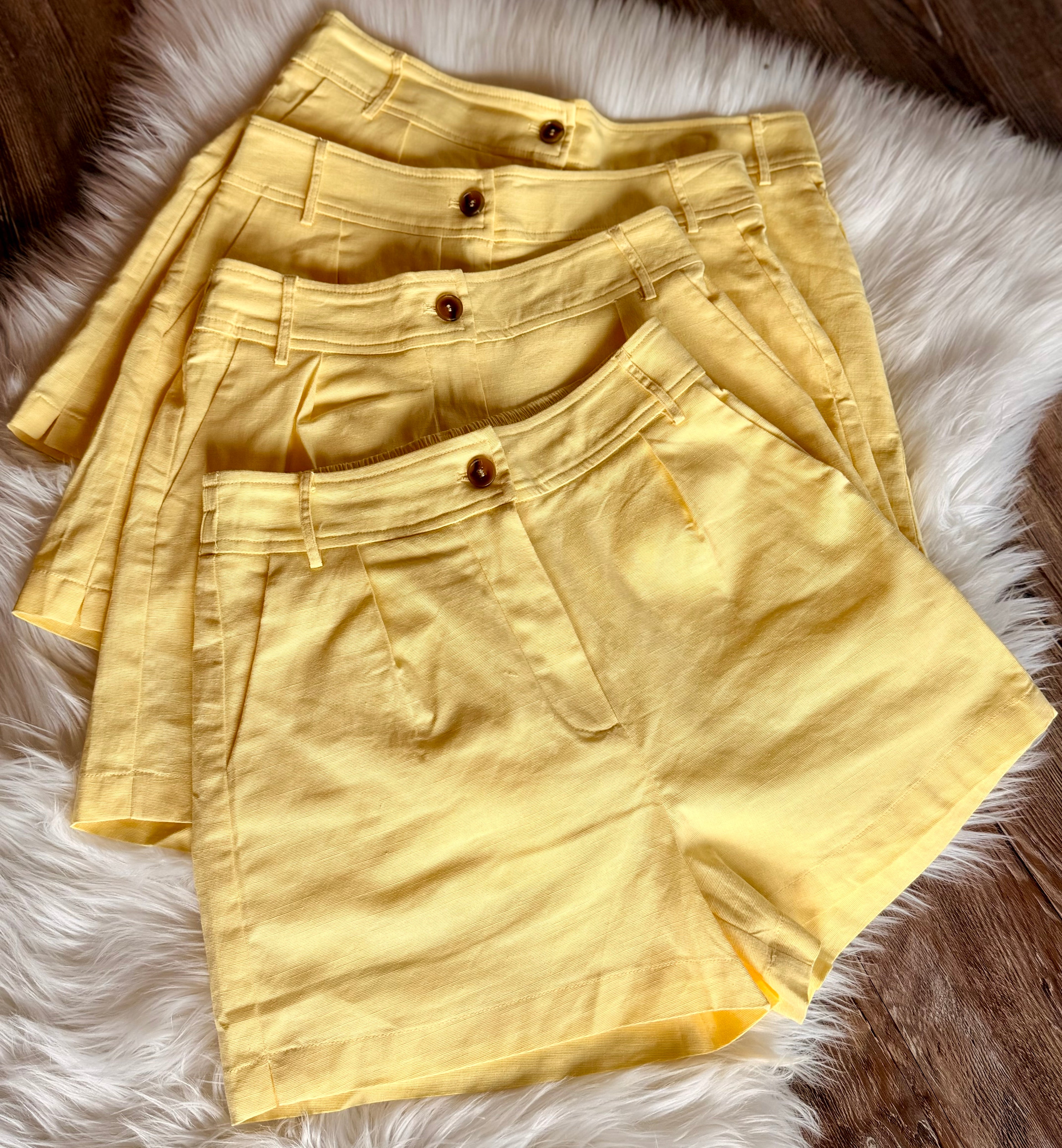 Linen Shorts in Yellow