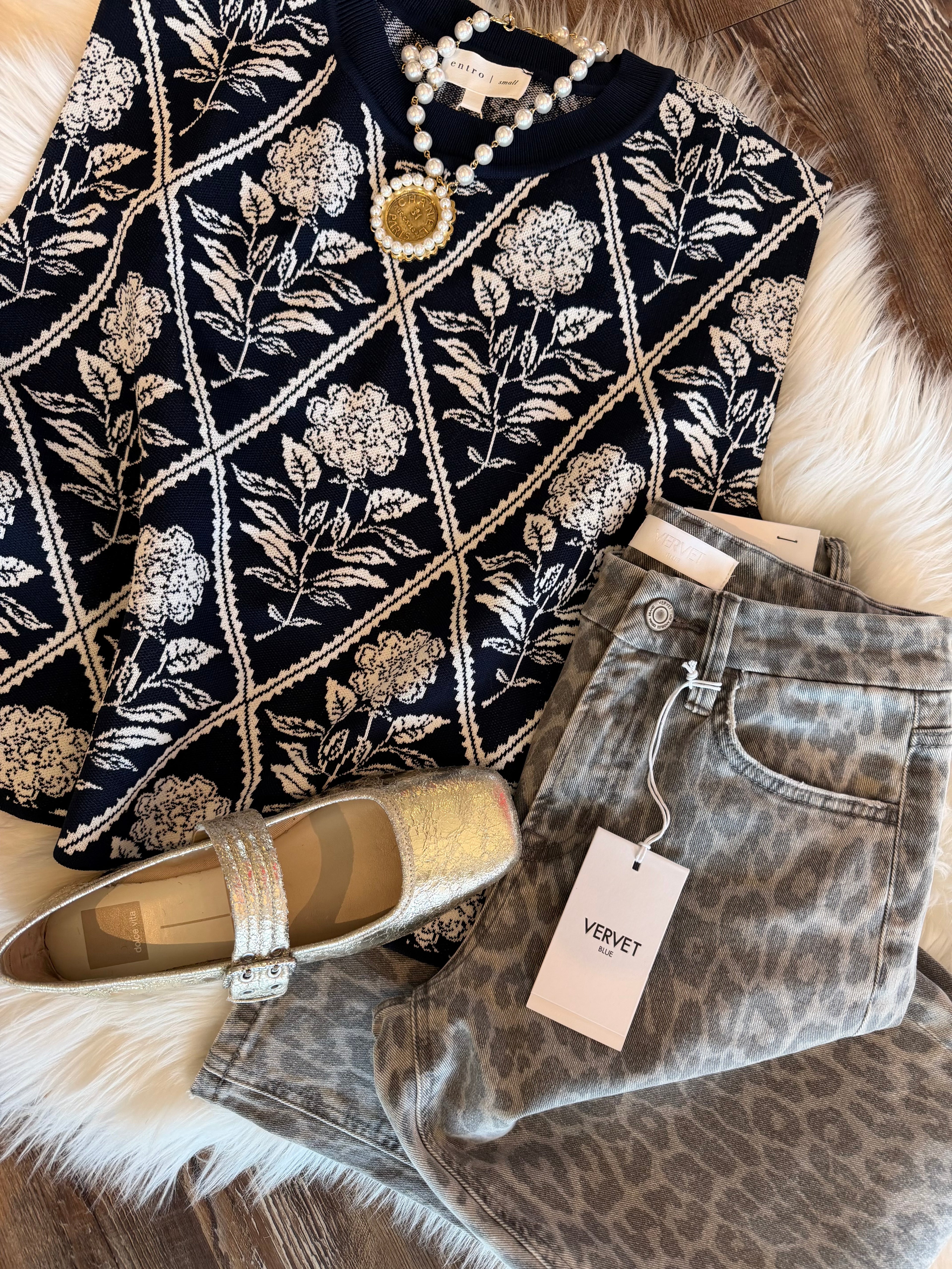 Floral Diamond Top in Navy
